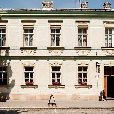 Penzion Maly Val Kroměříž エクステリア 写真